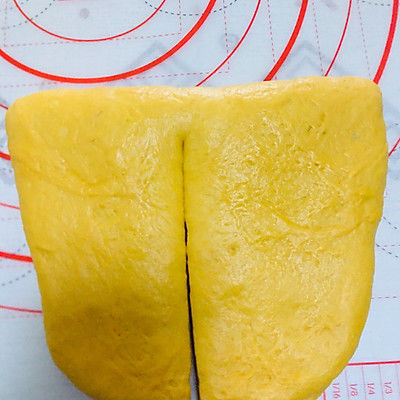 南瓜夹馅奶香土司