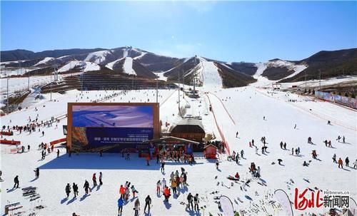 品年俗戏冰雪 河北崇礼富龙滑雪场陪你热热闹闹过大年