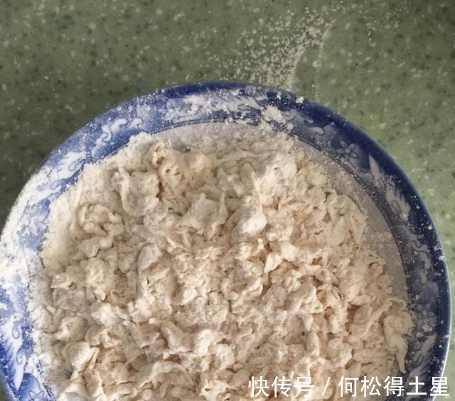 秋葵|酸爽可口的西红柿疙瘩汤在家做，口感筋道，营养丰富还好吃！