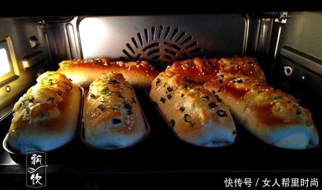 美味面包也能做之有易,简单一卷,撒上料,咸甜有度,早餐的挚爱