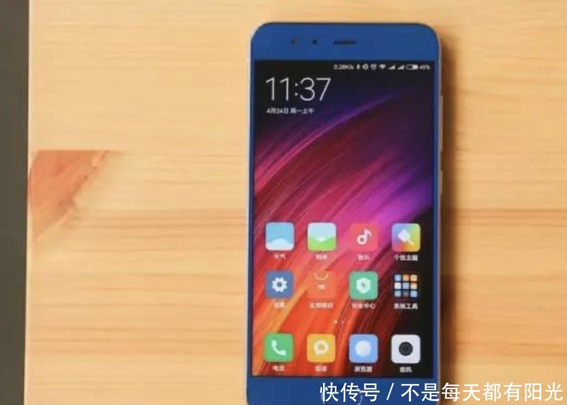 钉子户|”钉子户“机型大盘点，iPhone8最流畅，小米6最宠粉，它才是最终赢家