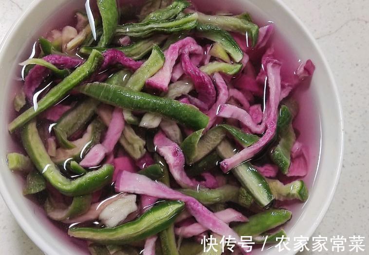 晒萝卜干的时候到了，爽脆开胃越嚼越香，教你在家做，干净零添加