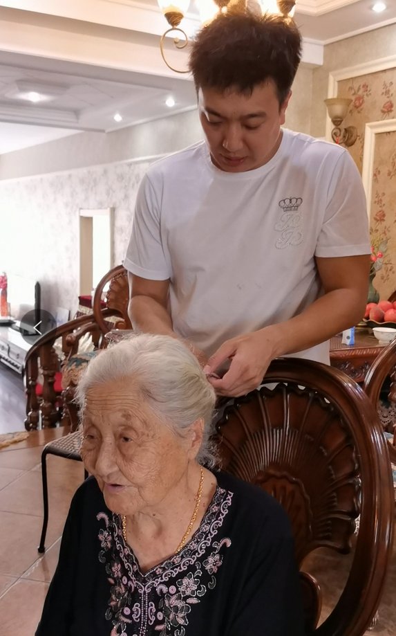 多吃|“奶奶，您天天按时吃饭啊”