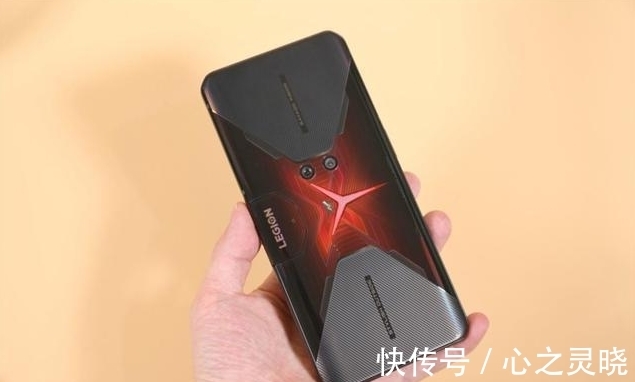 产品|半年时间降价1300，高配旗舰的无奈，18GB+256GB