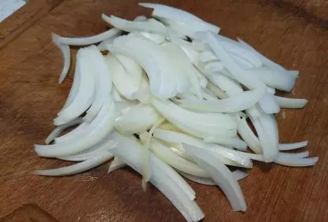 木耳和它是绝配,成本不到5块钱,吃一次相当于给肠道做个大扫除