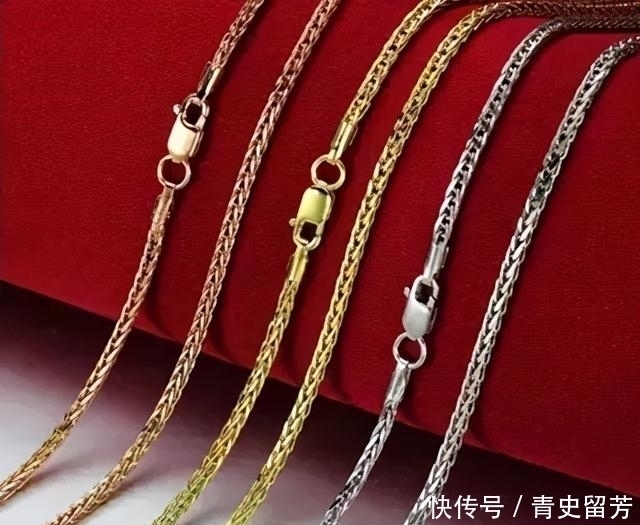 手腕 热门项链和手链样式科普:肖邦链、蛇骨链、凤尾链