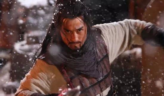 史进#水浒传中,这三个好汉的武功远超林冲,你觉得谁最厉害!