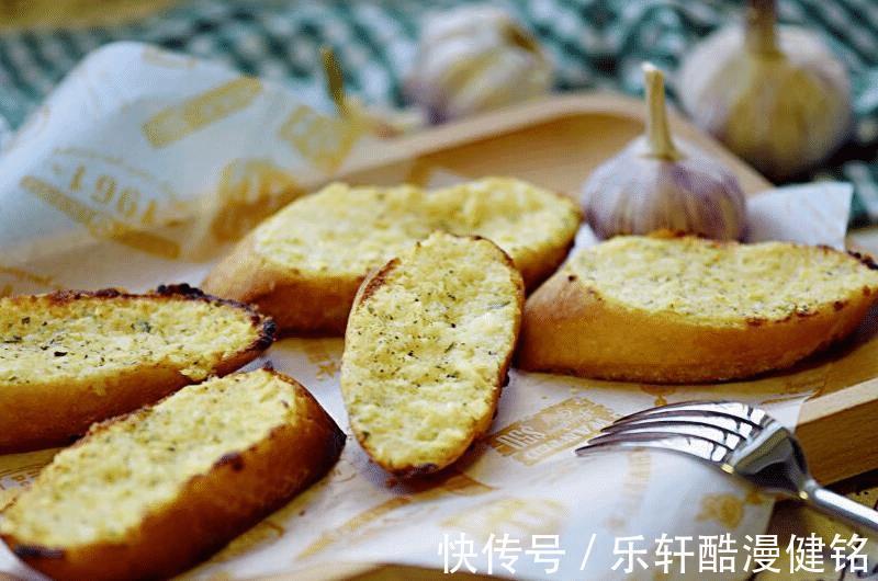 经典法式蒜香法棍,三分钟轻松学会,以后不为早餐发愁啦!