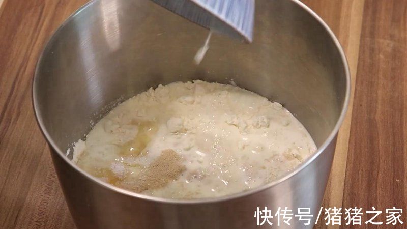 新疆|虽然大列巴来自俄罗斯,但卷果干、加核桃的新疆大列巴更好吃