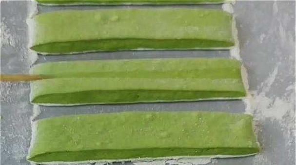 和面|5块钱1根的油条,到底怎么做大厨多加3克它,简单5步就搞定