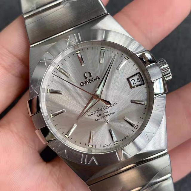 欧米茄|手腕较细的男人，可以佩戴哪些腕表？