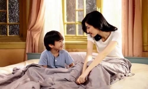 尼龙|两个穷人家的“自制书包”扎心了:一个让娃自信,一个让娃自卑