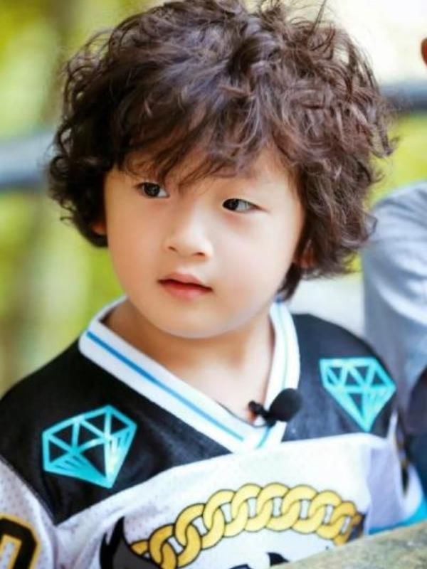 爸爸去哪儿五年前VS五年后,诺一长大后,轩轩长大后,看到夏天认不出