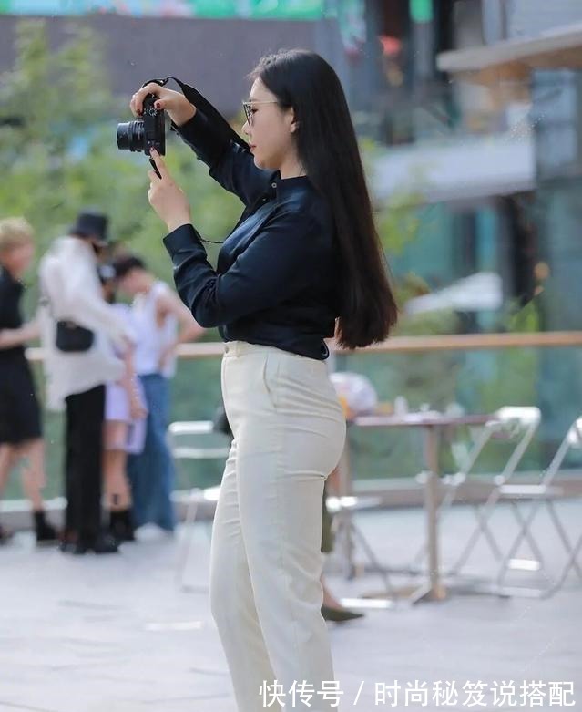 格子裙|简单版的瑜伽裤穿起来很自然的风格,带来高瘦的视觉感!