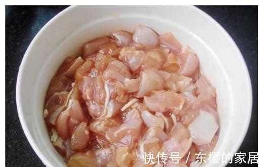 美味|此菜嫩滑有嚼劲，颜色鲜艳营养丰富，要多煮米饭才够吃！美味