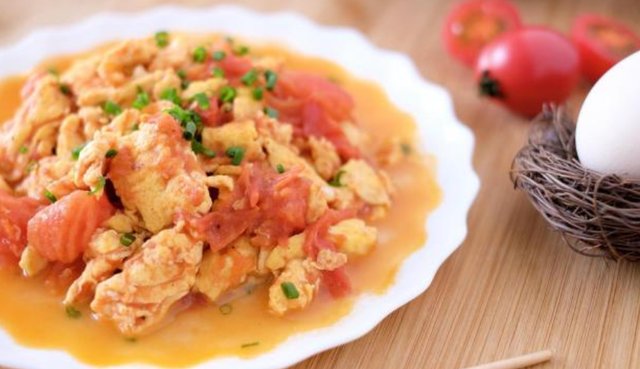 央视四大名嘴一起做饭,倪萍吐槽4位主持人:生活中全是废物