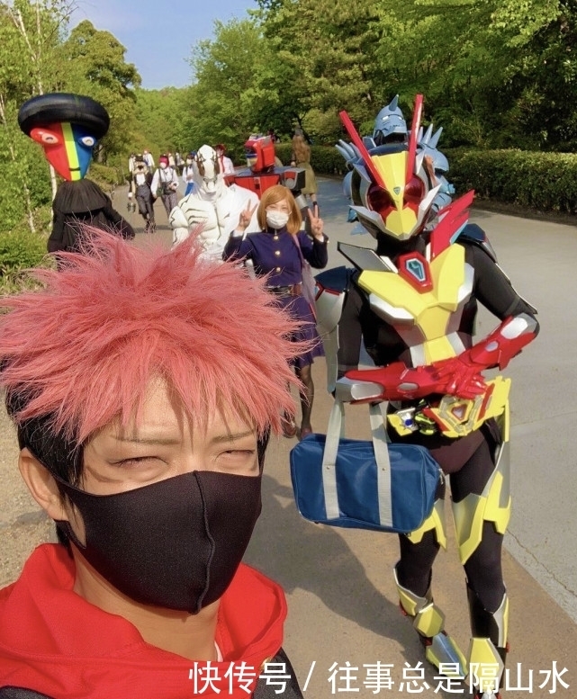 假面骑士：少女自制皮套cos伊兹版零二，这才是漫迷心中的零二