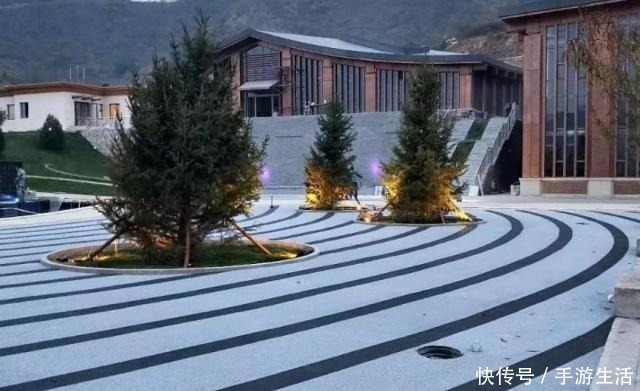 美观|院子别铺水泥了！用这种新型材料代替，实用美观，成本比水泥还低！