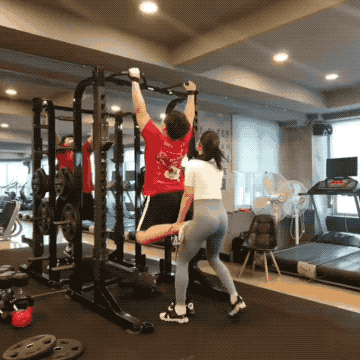 宋安琳|美女健身5年当上教练,却在教学过程中因下肢力量差遭遇尴尬事