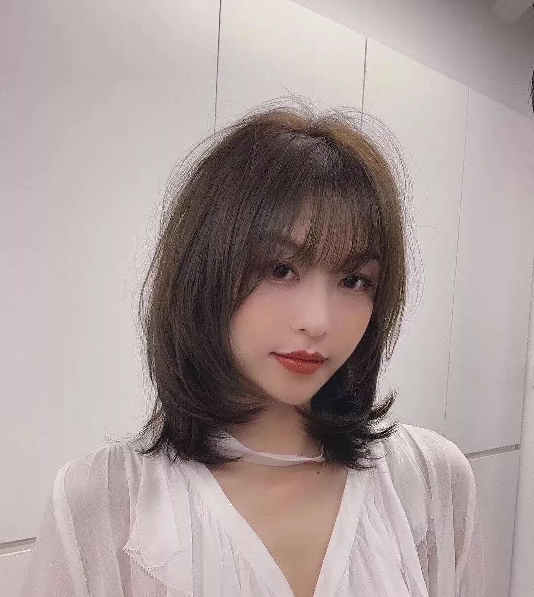 今年流行这4款“发型”，既显嫩又能显脸小，颜值再低也能拯救