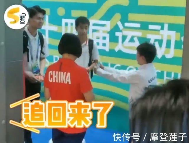 中国跳水队|全红婵在领导面前炫耀!14岁天才得瑟了一次,红姐:我好辛苦啊