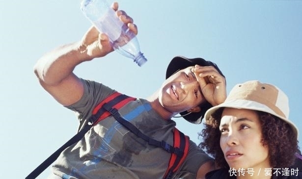 会导致|男人若饮水不当,可能会伤害你的肾,尽量改掉吧