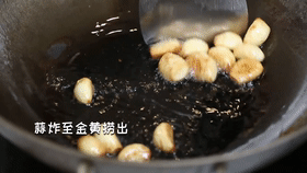 黄花鱼和它两个一起烧竟然这么香，堪称米饭杀手，后悔没有早学