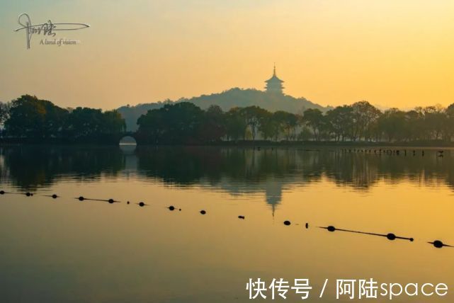 杭州|西湖的一个角落在清晨宛若仙境，它是冬天才有的风景