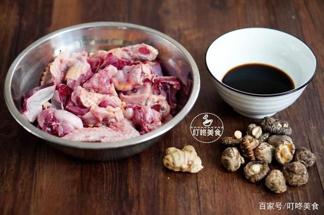 夏天多吃此菜,加上香菇一炖,鲜香嫩滑,我家每周吃三回,太下饭