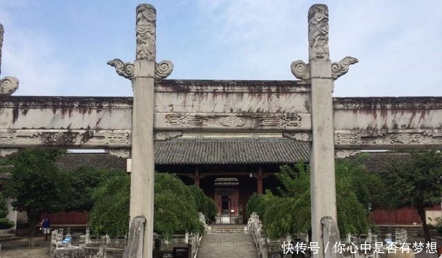 疑似|此人疑似韦小宝原型,晚年被乾隆玩弄于股掌之间,抑郁而终!