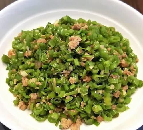 猪肉|大暑过后,这碱性蔬菜要多吃,每天炒一盘,补钙质,孩子长个头