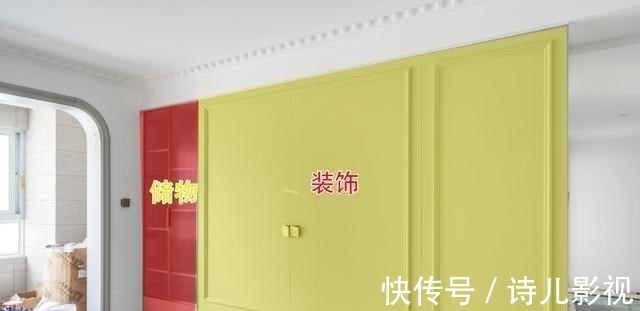 墙板|电视墙长4米多,铺护墙板提升颜值,内嵌玻璃柜增收纳,简单利落