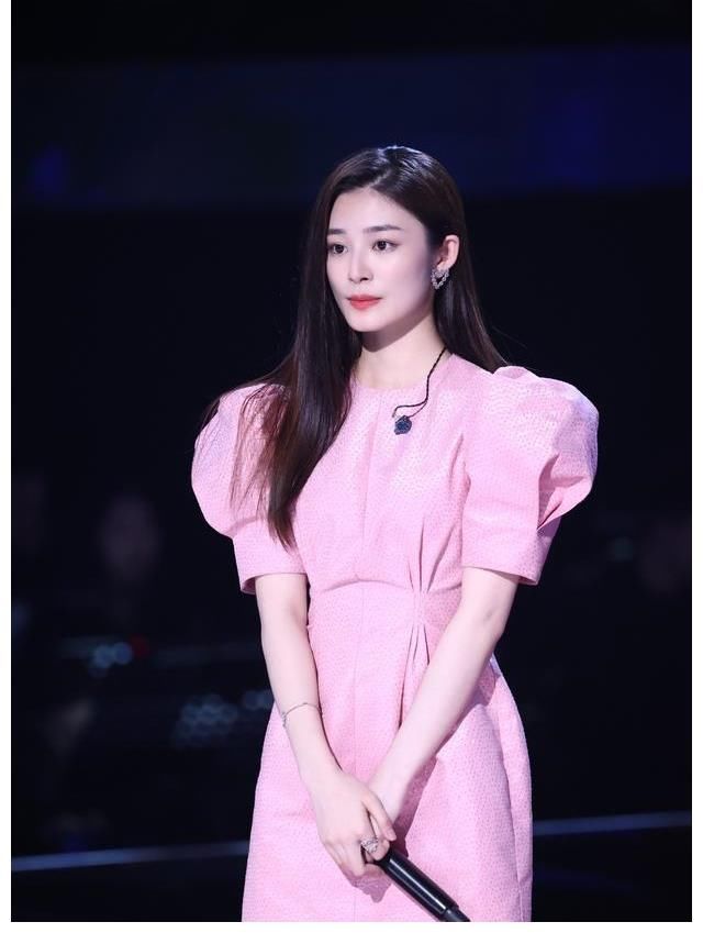 王靖雯|好声音巅峰夜,海报C位暗示满满,王靖雯、伍珂玥最可能夺冠?