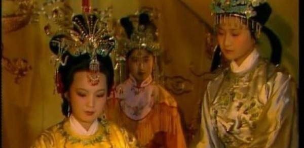 一字之差,贾元春为什么喜欢薛宝钗而冷落林黛玉