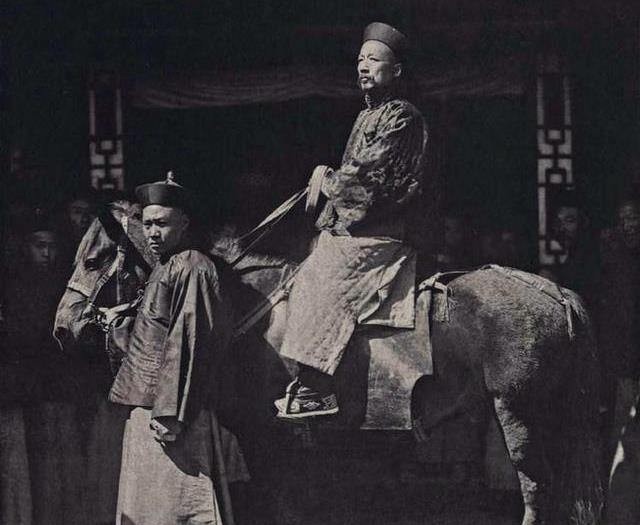 电视剧|清朝官员穿着跟电视剧里有多大差别？真实照片让你无法相信