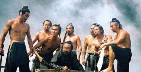 卢俊义&公差抓卢俊义用了二三百人,抓武松只用了七八个人,什么情况!