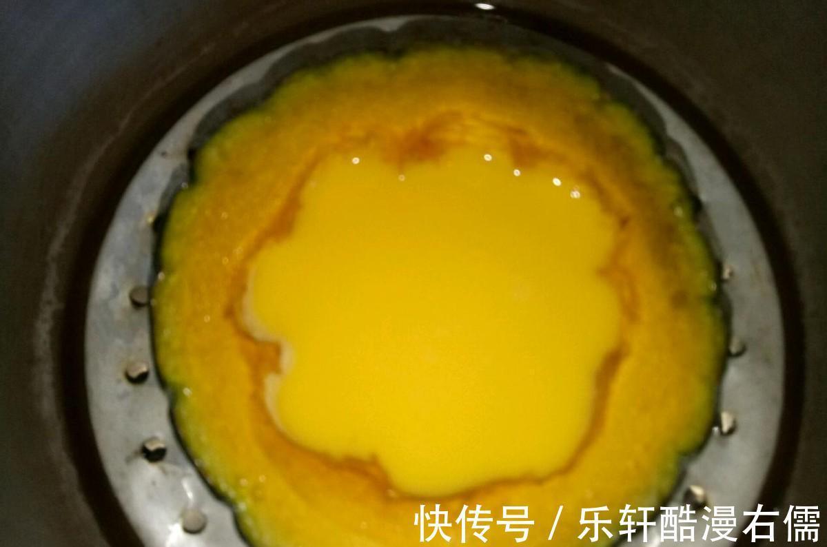 营养健康|南瓜蒸蛋搭配上牛奶,香甜可口营养健康,入口即化