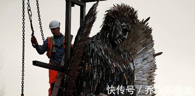 伦敦|伦敦市区最著名的天使雕像由10万把刀制成,每一把刀都意义非凡!