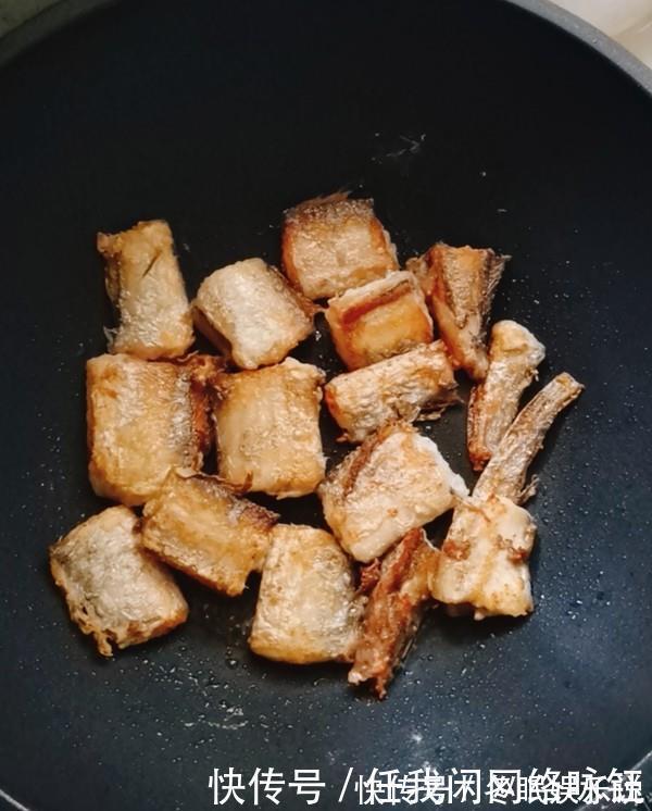 鱼肉|无论解冻什么鱼,不要直接用水泡,教你1方法,吃着跟活鱼一样鲜!