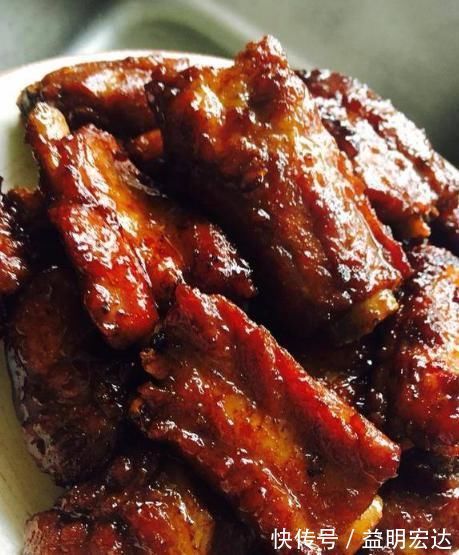 为什么给排骨焯水之后肉质更腥更柴了?水用错了,好吃才怪