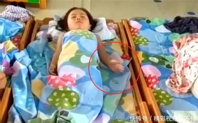 贝贝|女儿在家从不午睡,老师却说在幼儿园很乖,妈妈查看监控后心酸!