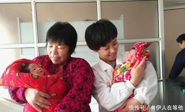 王奶奶|同小区溜娃,49岁妈妈和49岁奶奶的差距一目了然,现状让人唏嘘