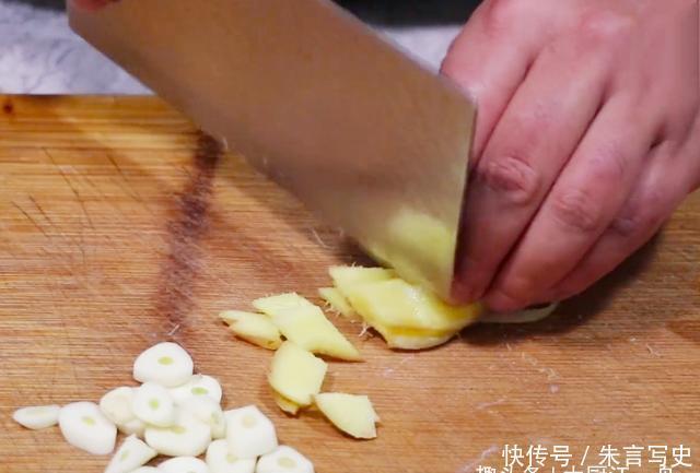 啤酒鸭这样做才好吃,不过油,不过水,出锅时满屋飘香