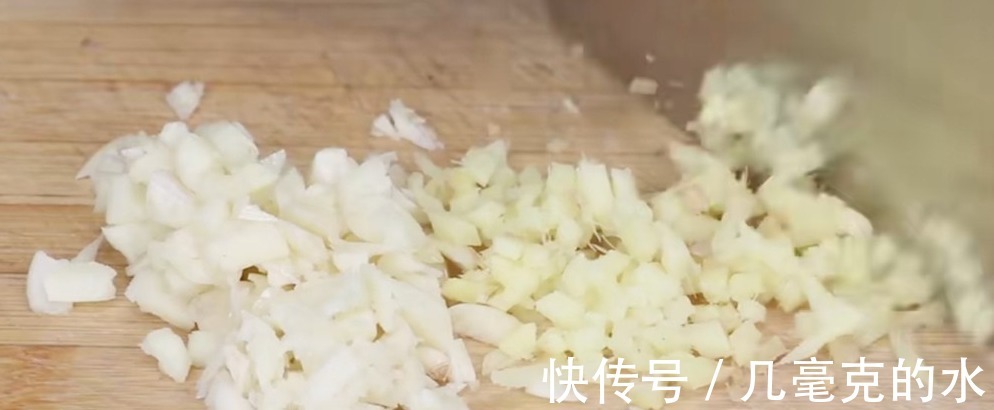 清洗干净|鸡蛋这样做太香了,不煮也不炒,上桌比肉还受欢迎,开胃又解馋!