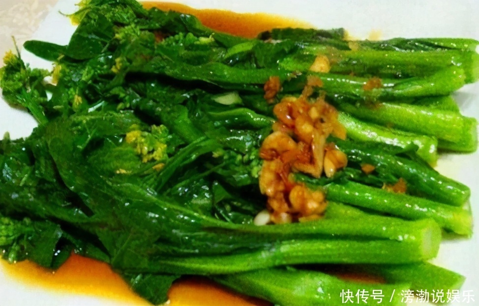 女性到了中年，推薦常吃3種食物，排毒養(yǎng)顏，美白護(hù)膚