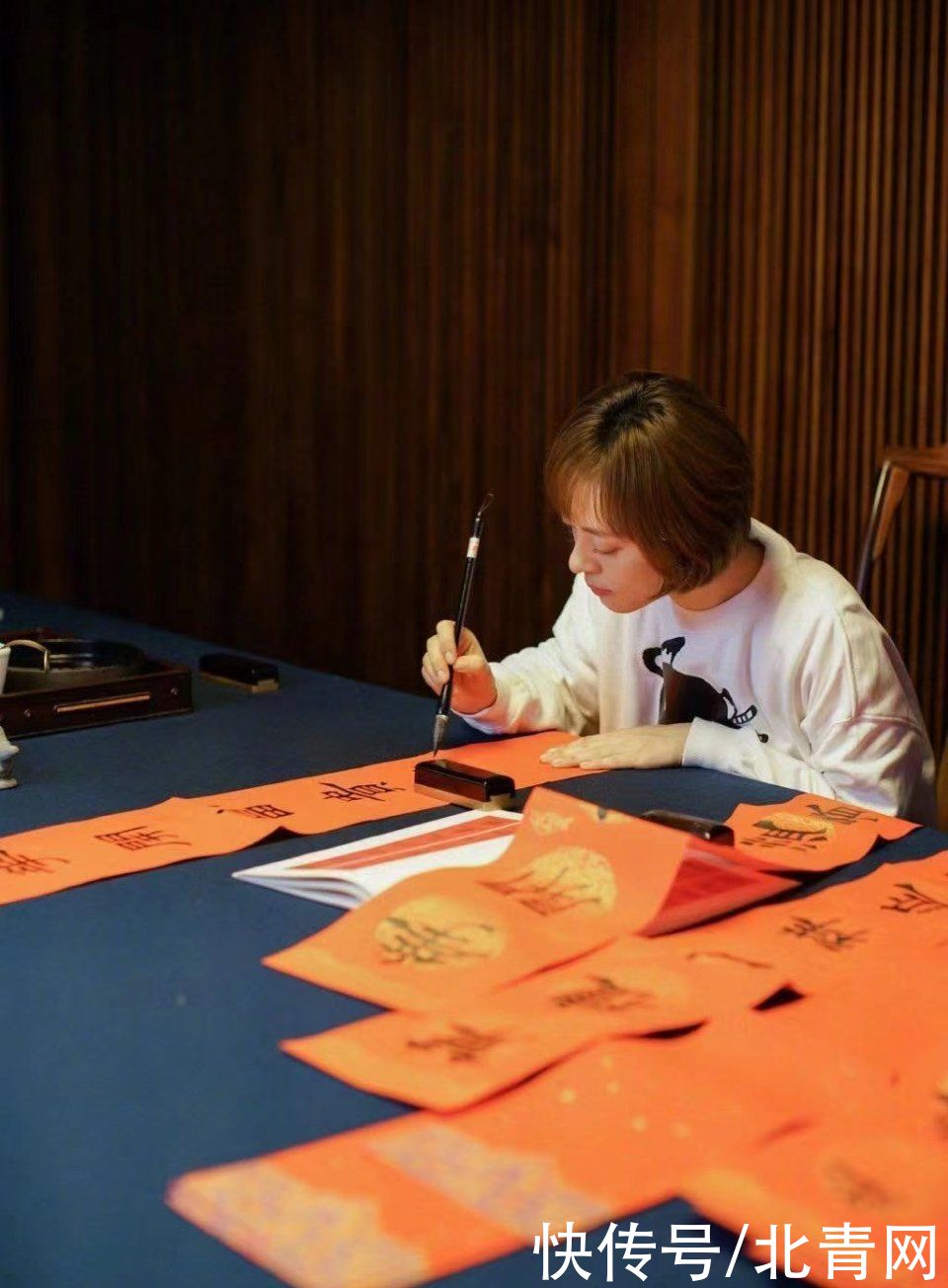 孙俪|孙俪晒第二遍手抄隶书心经 网友感叹：娘娘好会生活