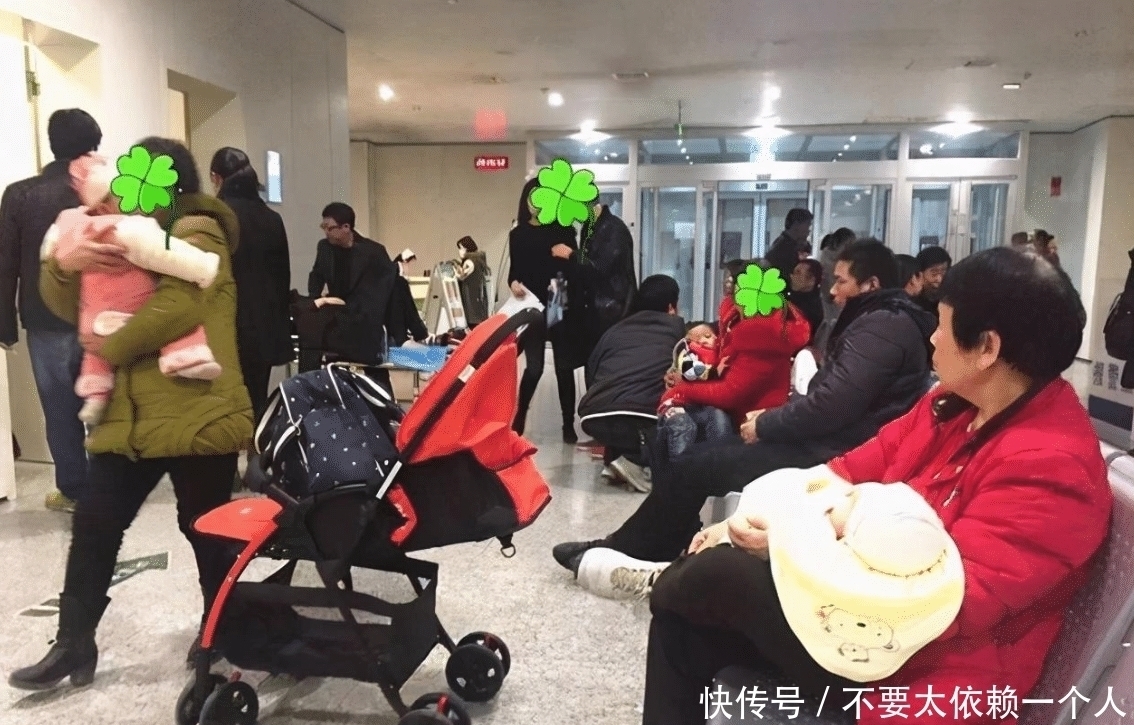 父母|儿子发高烧,医院排队800多号,宝妈崩溃投诉,医生:自作自受