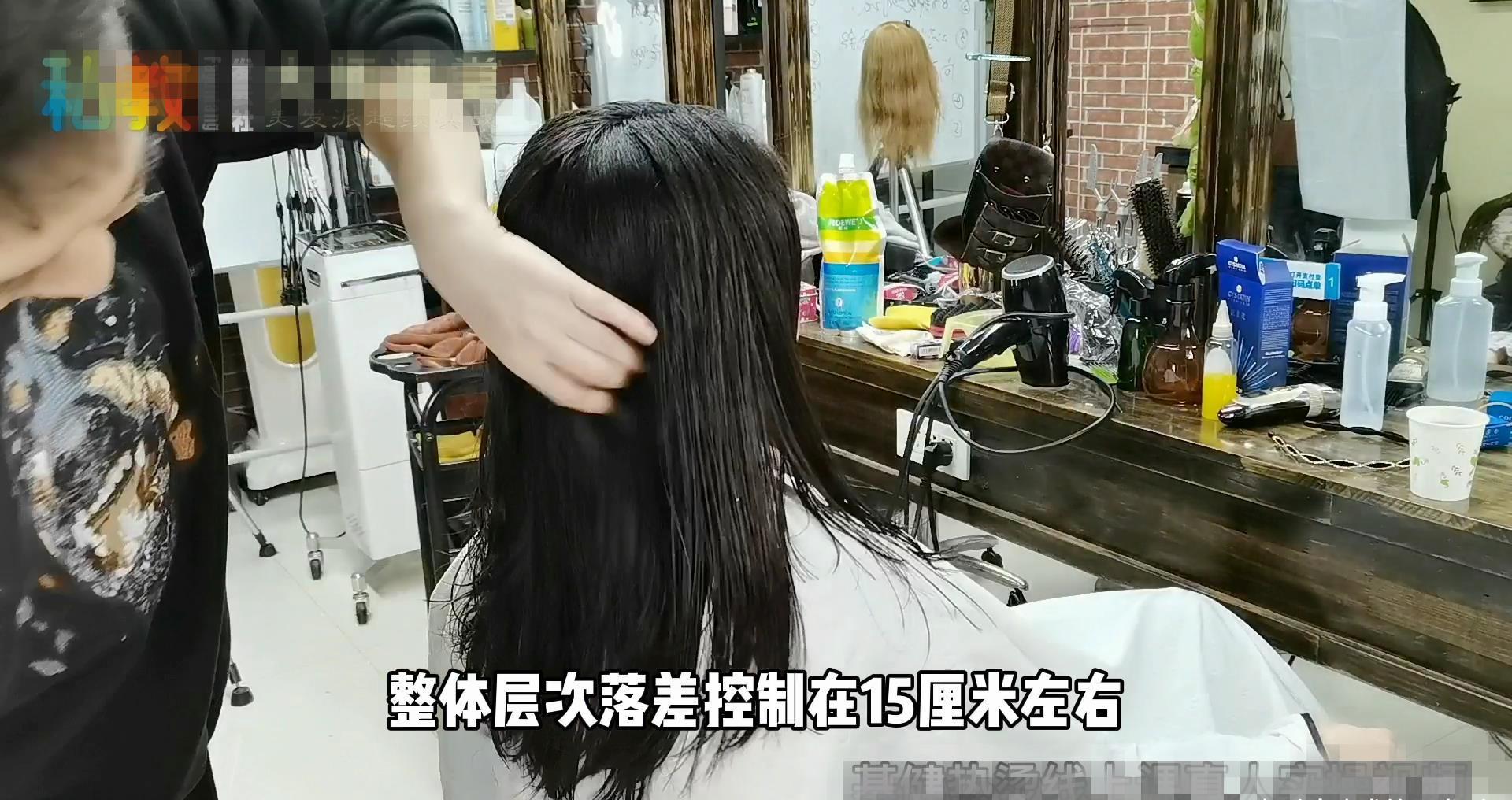 离子烫|50岁女士自来卷沙发发量多，头发抛光+抱团卷，柔软减龄又时髦
