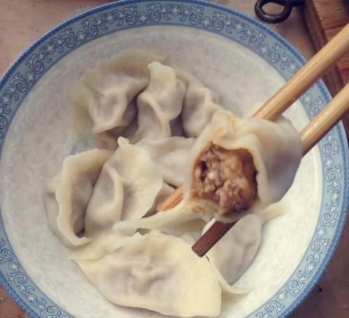 营养师|北方人过节爱吃饺子,营养师建议:有一种饺子最好别吃了