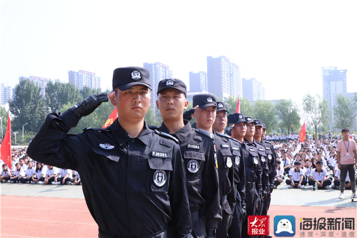 学院|共同庆祝第37个教师节——泰安市公安局特巡警支队走进山东服装职业学院开展“警校联动 共创平安”活动